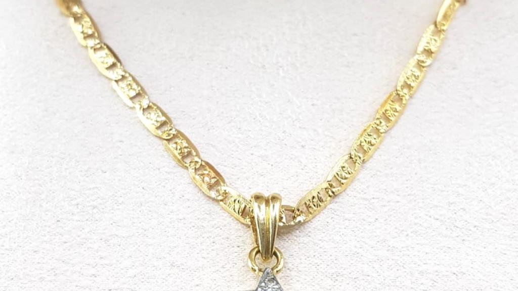 Collana con pendente a stella