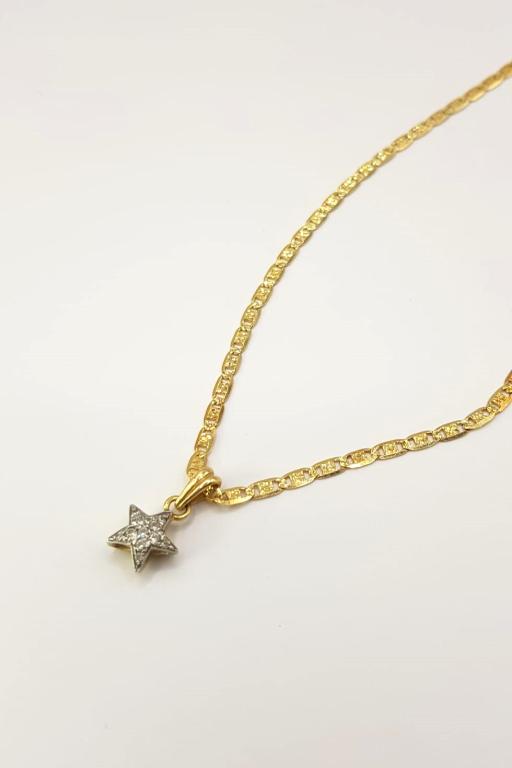 Collana con pendente a stella