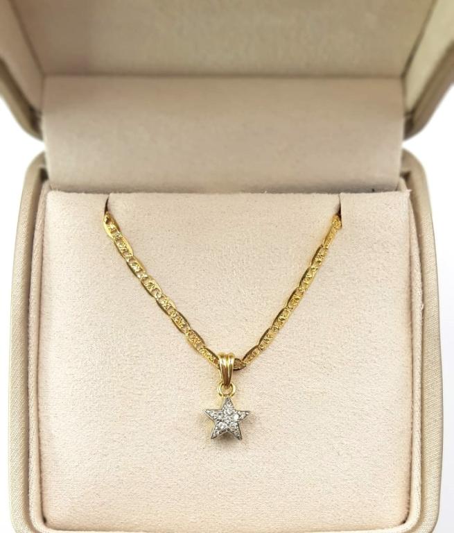Collana con pendente a stella