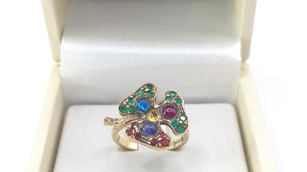 Anello trifoglio