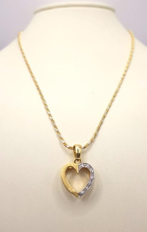 Collana maglia corda gialla e bianca con cuore in SCONTO