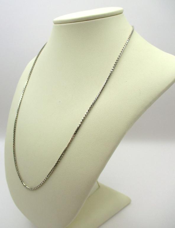 Collana con maglia veneziana in oro bianco